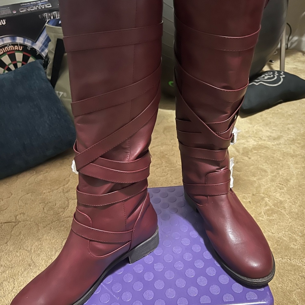 Brand Keira flat boot - Picture 2 of 9